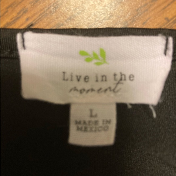 Live in the Moment long sleeve cropped top - size L (juniors) - Picture 3 of 5